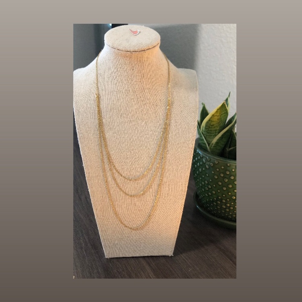 Elegant Gold Necklace